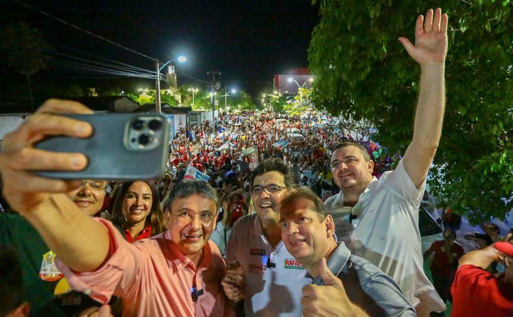 Rafael Fonteles e Wellington Dias fazem a maior carreata da história de Bom Jesus
